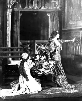 Historical Performing Artists Drucke: Sarah Bernhardt on Stage