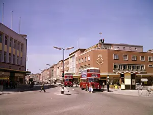 Szene im Zentrum der High Street, Exeter, Devon