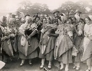 Traditional British Costume Drucke: Scottish Fishwives