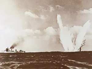 Black And White WW2 Images Drucke: Second World War. Underwater mine explosion