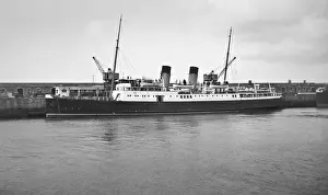 Quayside Scene Drucke: Ship at a quayside