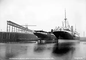 Shipbuilding In Belfast Drucke: Shipbuilding at Belfast, Great Liners Approaching Completion