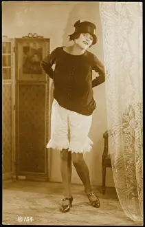 Vintage Lingerie Drucke: Showing her Knickers