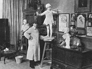 Peter Pan Statue Drucke: Sir George Frampton in studio with Peter Pan statue