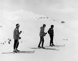 Classic Winter Sports Images Drucke: Three Skiers