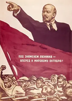 Soviet Propaganda Poster Drucke: Soviet poster, Lenin points the way forward
