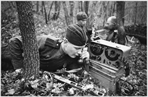 World War History Images Drucke: Soviet Radio Operator