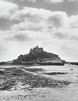 Drucke von Sankt Michael's Berg, Kornwall, England. Eduard der Besitzer gewährte es den Benediktinermönchen zu geben und diese bauten eine Abbatie und einen Priorat auf dem Gipfel Berg Drucke: St.-Michaels-Mount