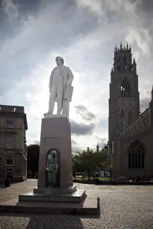 Lincolnshire History Drucke: Statue of Herbert Ingram in Boston