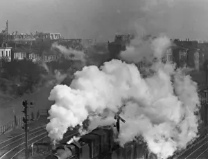 Railway Travel History Drucke: Steam train leaving Euston Station