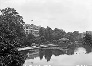 Early 20th Century Irish Landscape Drucke: Stephens Green. Dublin