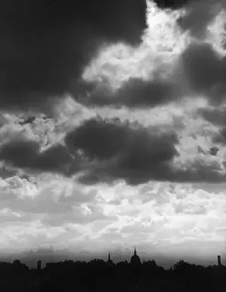 Stormy Weather England Drucke: Storm Clouds over London
