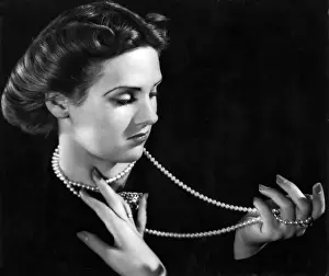 Pearl Necklace Drucke: A String of Pearls