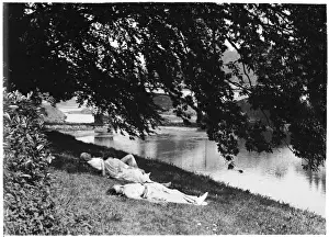 River Dart Landscape Drucke: Sunbathing by the Dart