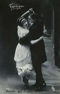 Drucke von Tango, 1912. Tanzstil aus Argentinien, der nach dem Ersten Weltkrieg in Europa eingeführt wurde Südamerikanische Kunstdrucke: 'Tango, 1912.' Tänzerische Entstehungsgeschichte aus Argentinien beginnt hier