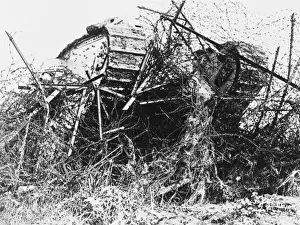 World War I Tanks Drucke: Tank in barbed wire