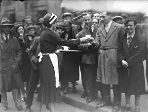 No 10 Downing Street Drucke: Tea for Queue