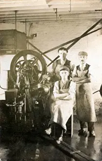 Textile Mill Workers Drucke: Textile Mill Workers and Machinery