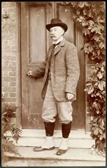 Drucke von Thomas Hardy Schriftsteller in seinem Zuhause am Max-Gate Frühes Jahrzehnt der zwanziger Jahre H Drucke: Thomas Hardy ist ein englischer Schriftsteller und Dichter der Romantikperiode in England