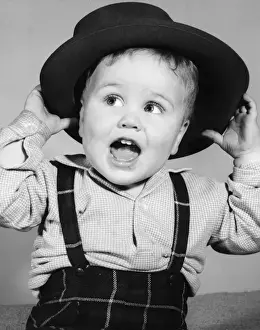 Vintage Baby Photos Drucke: Toddler in a hat