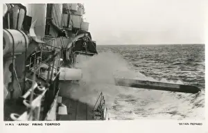 Ein Torpedo aus dem britischen Zerstörer HMS Afridi abgefeuert wurde