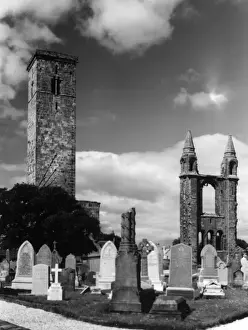 Scottish Ruins Drucke: Tower of Saint Rule