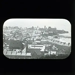 Drucke von Die Stadt, Aberystwyth, Kardiffer-Schiffahrtsland, Wales. Zeigt St Davids Kirche und den Strandende des Pieres (entworfen von Eugenius Birch (1818-1884)) and die Kameras Obscura Datum: 1890er Jahre Cardiganshire Drucke: Die Stadt, Aberystwyth, Kardigshir