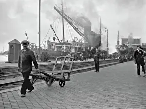 French Transport History Drucke: Train at Calais Dock / 28