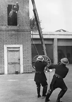 National Fire Service History Drucke: Trainee lowered from tower during exercise drill, WW2