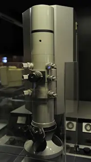 Übertragungselektronenmikroskop EM 9. Unterzeichnung: Carl Zeiss
