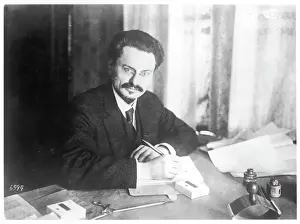 Russische Staatsoberhäupter Drucke: Trotsky am Schreibtisch.