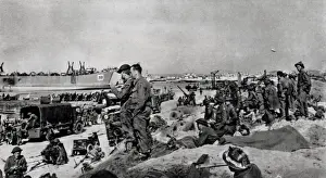 Second World War Photos Drucke: Unloading Supplies in Normandy; Second World War, 1944