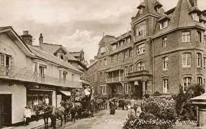 Drucke von Wald der Felsen-Hotel, Lynton, Devon mit einem Fahrgeschauwagen von vier Pferden im Straßenraum vor dem Gebäude um das Jahr 1910 Lynton Drucke: Tal der Felsen-Hotel, Lynton, Devon