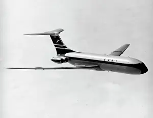 Vickers VC-10 (vorne Ansicht) in der Luft über das BOAC-Geschäftsjahr G-ArVB