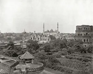 Drucke von Ein Blick auf Lucknow, Indien. Gebäude im Zentrum umfassen die Pforte des Hooseinabadschen Marktes und das Palast Schloss Kaiserbāgh. Datum: Um ca. 1895 Lucknow Drucke: Ein Blick auf Lucknow, Indien