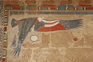 Schatz der Götter, die Schutzflügel des Vulters Nekhbet ausbreiten und den Tempel von Hathor betreten