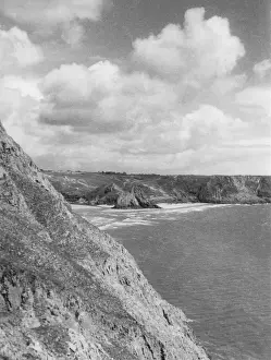 Drucke von Drei Klippenbucht am Gower-Halbinsel in Glamorganshire, Wales; Datum: 1930er Jahre Glamorgan Drucke: Wales/ Drei Klippen-Bay