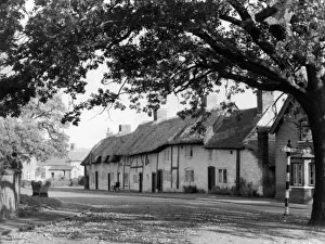 Thatched Cottages In England Drucke: Warwickshire Thatches