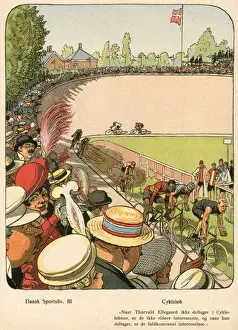 Historical Cycling Images Drucke: Watching a Cycle Race