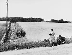 British Farming History Drucke: Watching the Harvesting