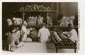 Drucke von Wayang - javanesisches Marionettentheater (man bezeichnet manchmal auch das Puppenspiel selbst als Wayang) Indonesien Drucke: Wayang-Schattentheater und Gamelan-Orchester - Java