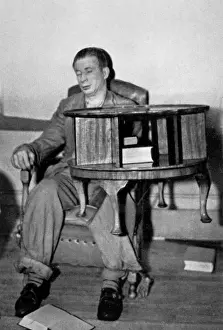 Historical Paranormal Images Drucke: Webber Lifts Table