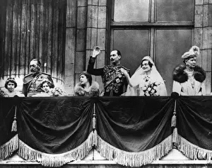 Buckingham Palace Balcony Drucke: The wedding of the Duke and Duchess of Gloucester