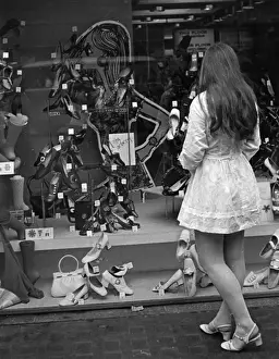 Mini Dress Fashion Drucke: Window Shopping