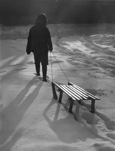 Historical Winter Scenes Drucke: Boy Pulls Sledge C1950