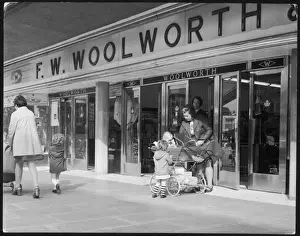 Sussex England History Drucke: Woolworths Crawley
