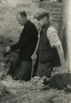 Paranormal Investigation History Drucke: Workmen digging in the cellar of Borley Rectory