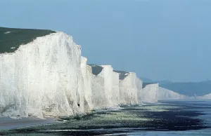 Kalkklippen – Sieben Schwesterklippen, weiße Klüfte von Dover. Ost-Sussex
