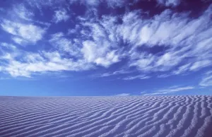 Cloudy Desert Sky Drucke: DESERT - Sky, Clouds & Dunes