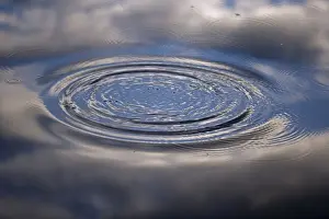 Nature Photography Prints Drucke: Ripple on Water - With reflection of clouds